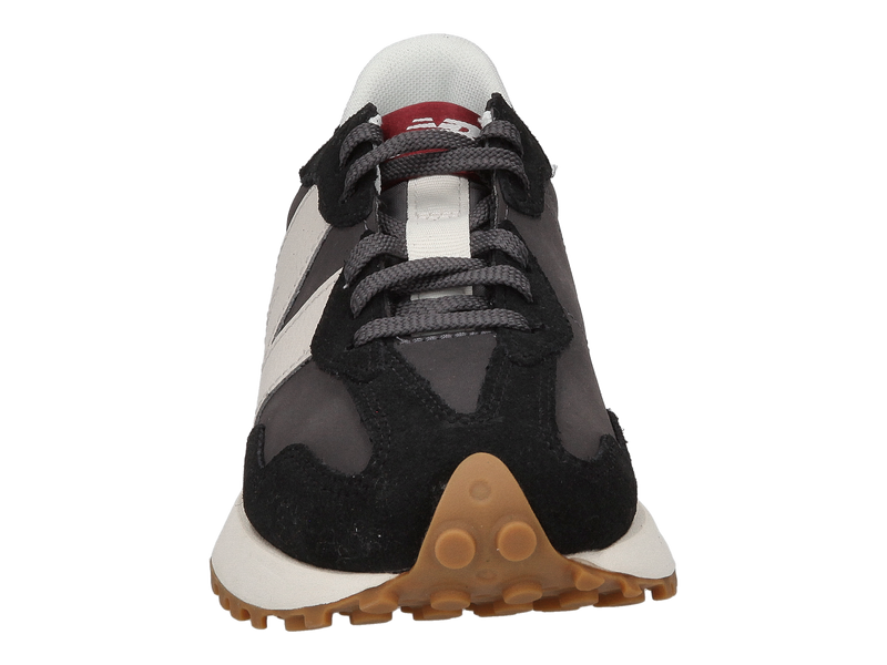 Voir le produit 'New Balance Baskets Noir' (en anglais) New Balance Baskets Noir