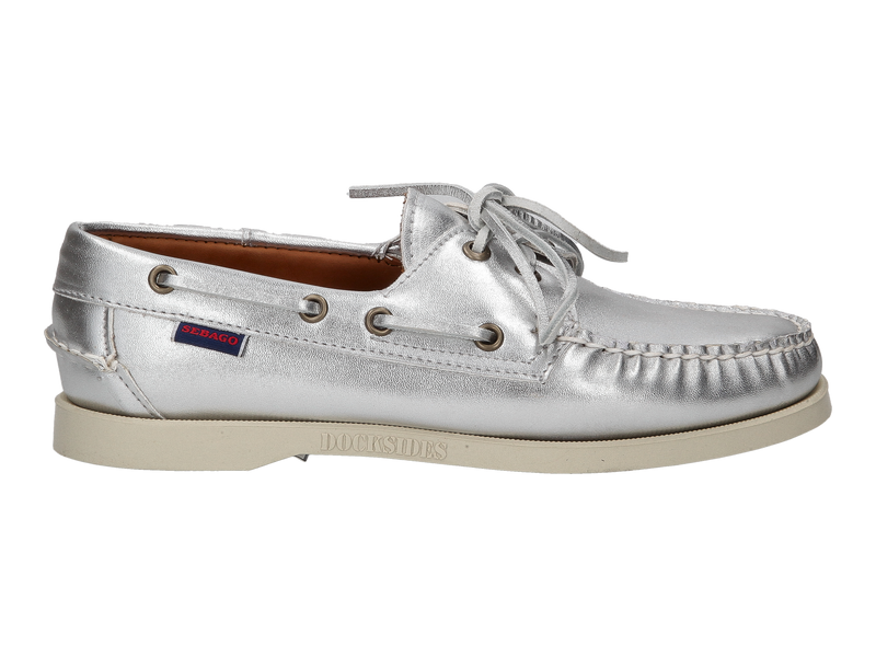 Voir le produit 'Sebago Chaussures Bateau Argent' (en anglais) Sebago Chaussures Bateau Argent