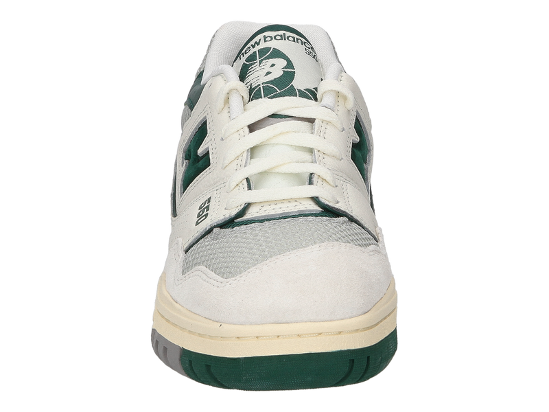 Voir le produit 'New Balance Baskets Beige' (en anglais) New Balance Baskets Beige