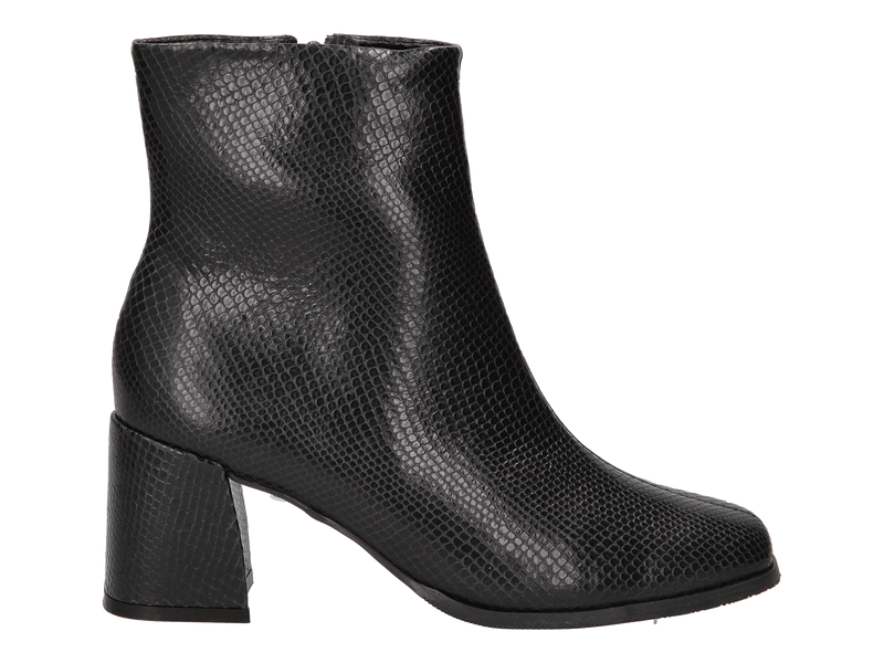 Tango Boot With Heel Black