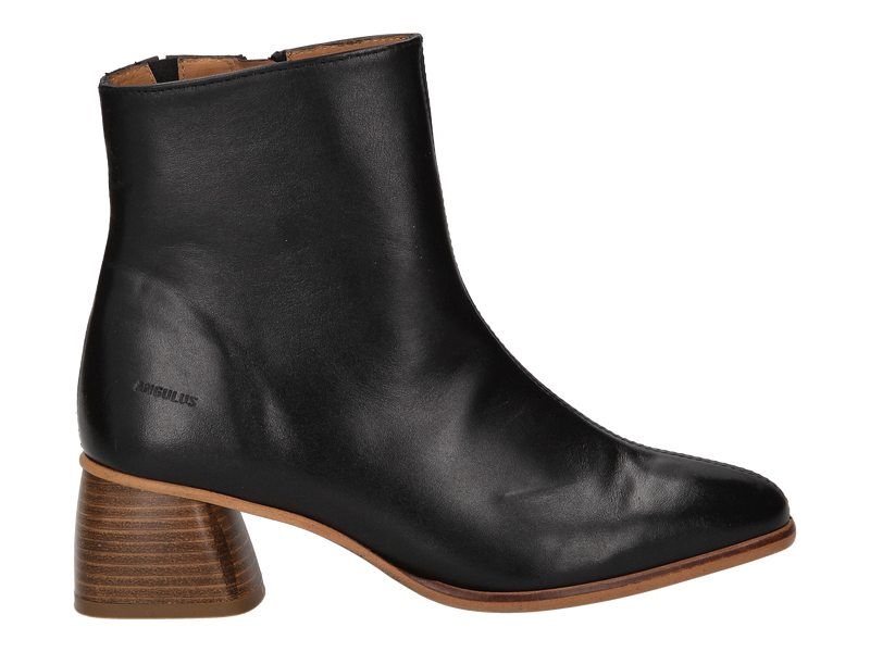 Angulus Boot With Heel Black