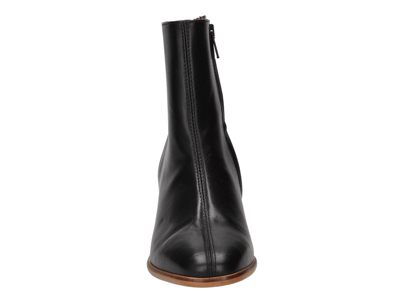 Angulus Boot With Heel Black