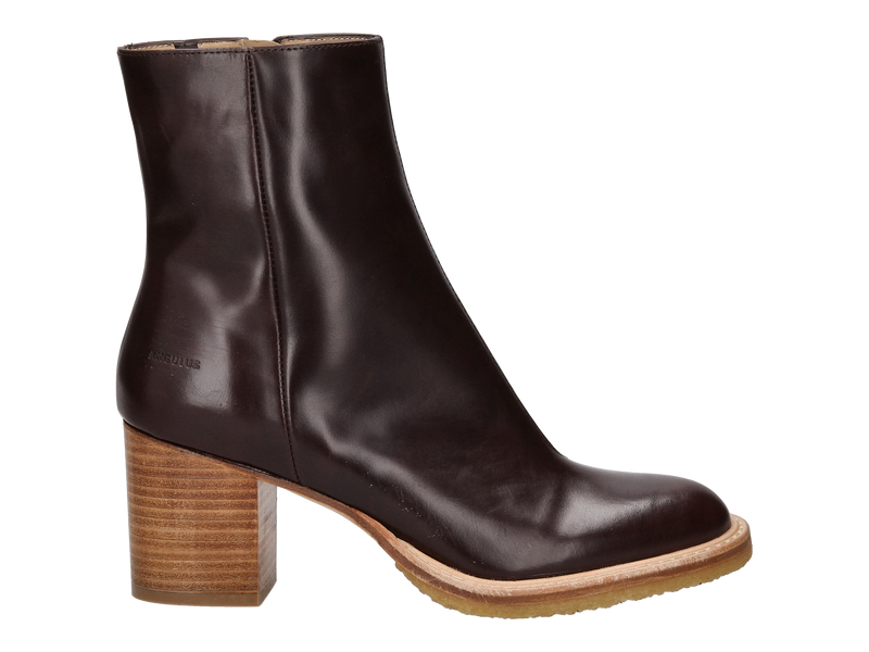 Angulus Boot With Heel Brown