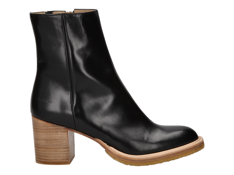 Angulus Boot With Heel Black