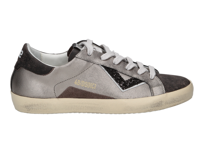 4b12 Sneakers Zilver