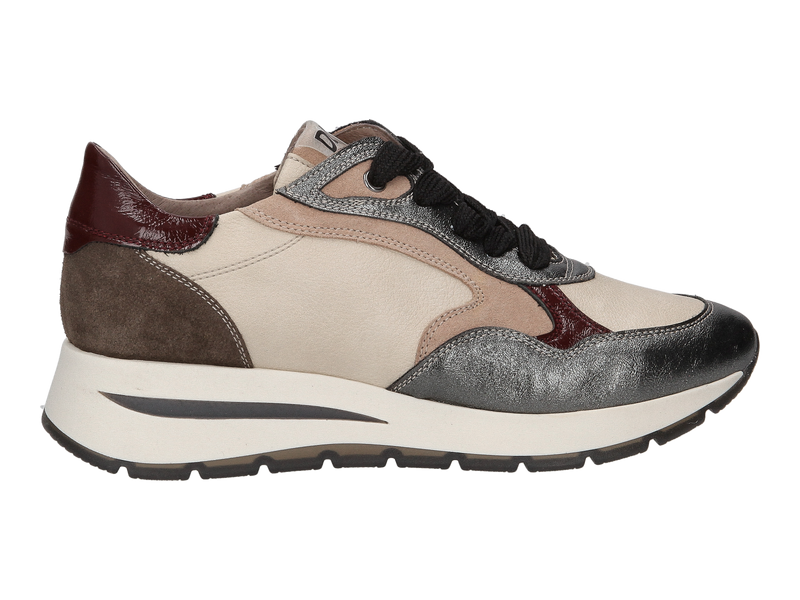 Voir le produit 'Dlsport Baskets Argent' (en anglais) Dlsport Baskets Argent