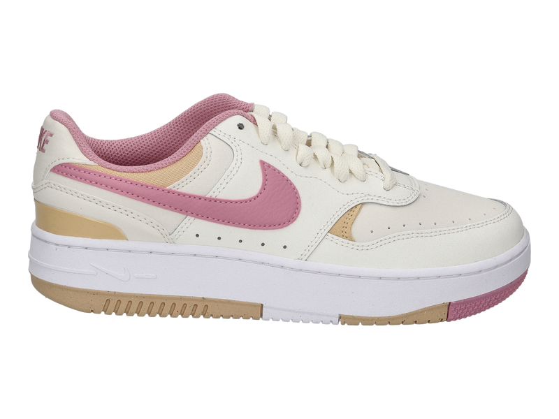 Nike Sneakers Beige