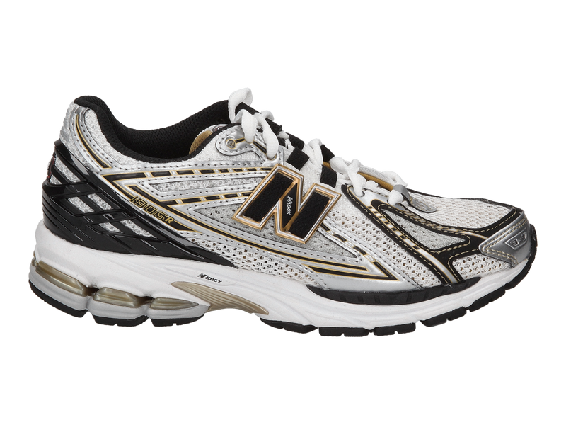 Voir le produit 'New Balance Baskets Argent' (en anglais) New Balance Baskets Argent