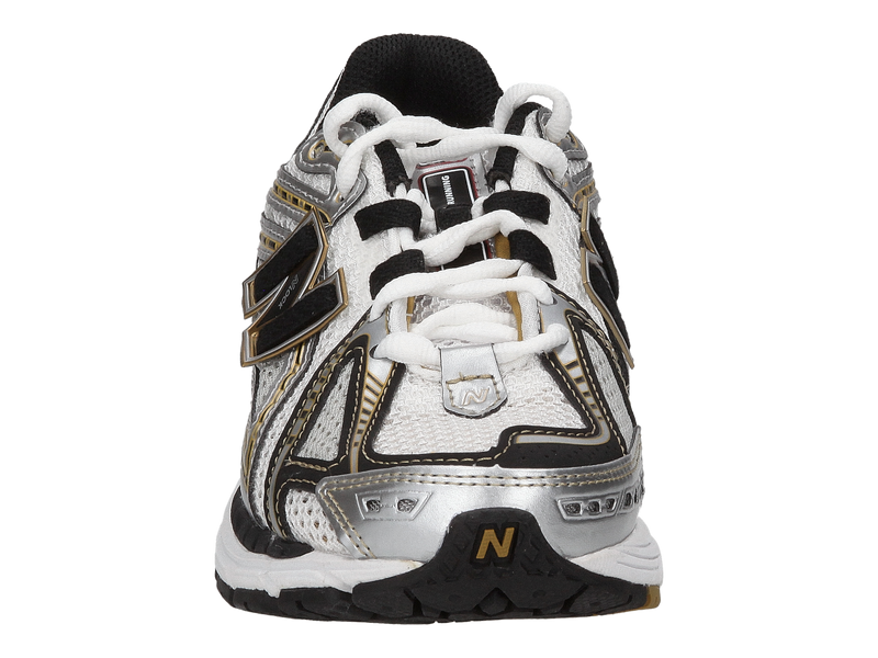 Voir le produit 'New Balance Baskets Argent' (en anglais) New Balance Baskets Argent