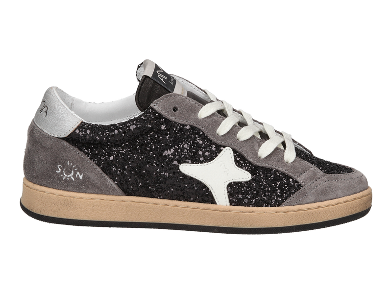 Ama Brand Sneakers Zwart