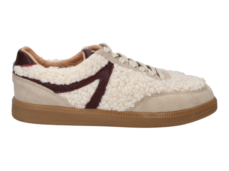 Voir le produit 'Babouche Baskets Beige' (en anglais) Babouche Baskets Beige