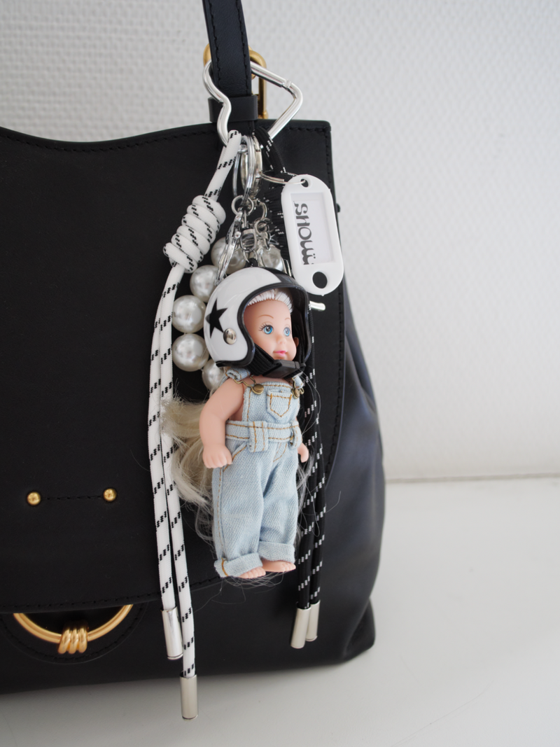 Shouia Keychains Black