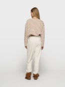 10 Days pulls off white