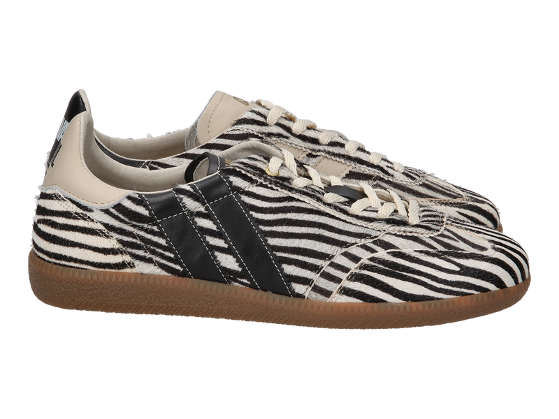 Voir le produit 'Caval Baskets Noir' (en anglais) Caval Baskets Noir