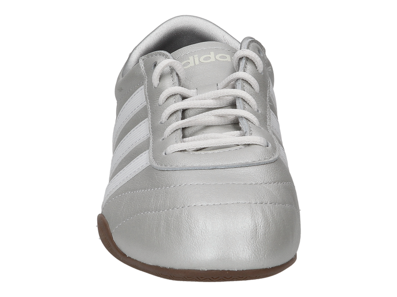 Voir le produit 'Adidas Baskets Argent' (en anglais) Adidas Baskets Argent