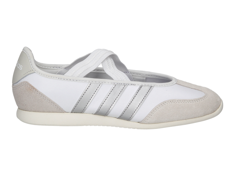 Voir le produit 'Adidas Baskets Blanc' (en anglais) Adidas Baskets Blanc