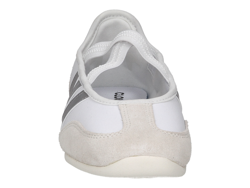 Voir le produit 'Adidas Baskets Blanc' (en anglais) Adidas Baskets Blanc