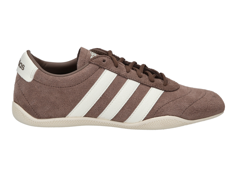 Voir le produit 'Adidas Baskets Brun' (en anglais) Adidas Baskets Brun