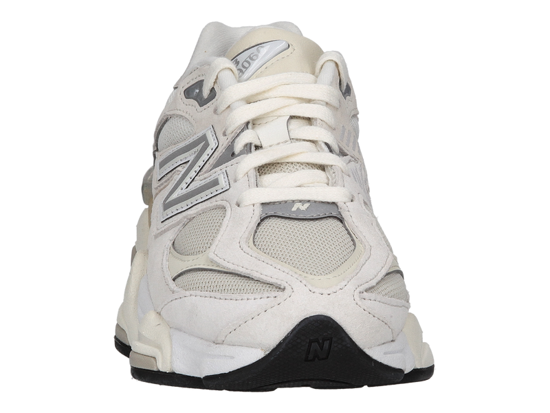 Voir le produit 'New Balance Baskets Beige' (en anglais) New Balance Baskets Beige