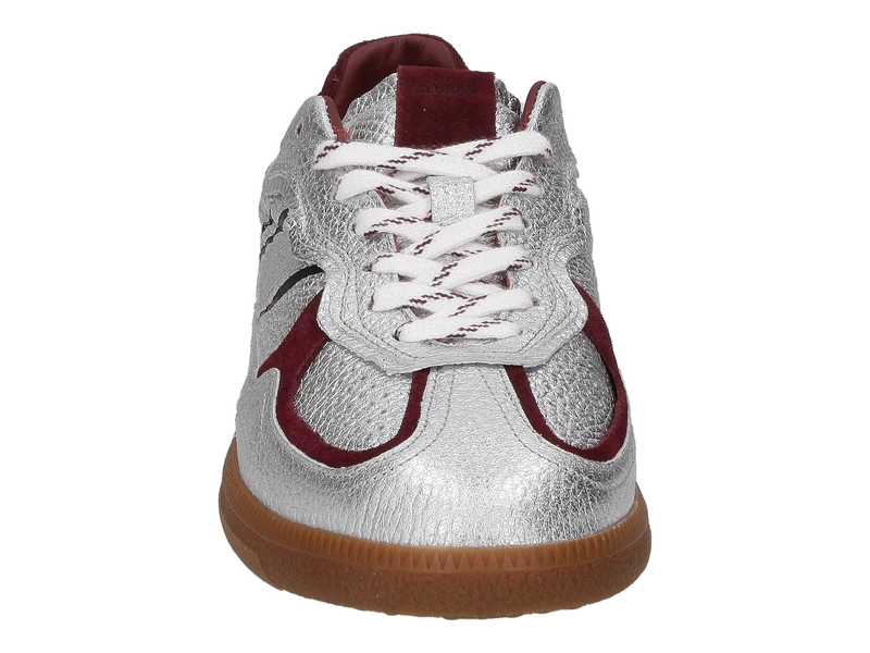 Voir le produit 'Alohas Baskets Argent' (en anglais) Alohas Baskets Argent