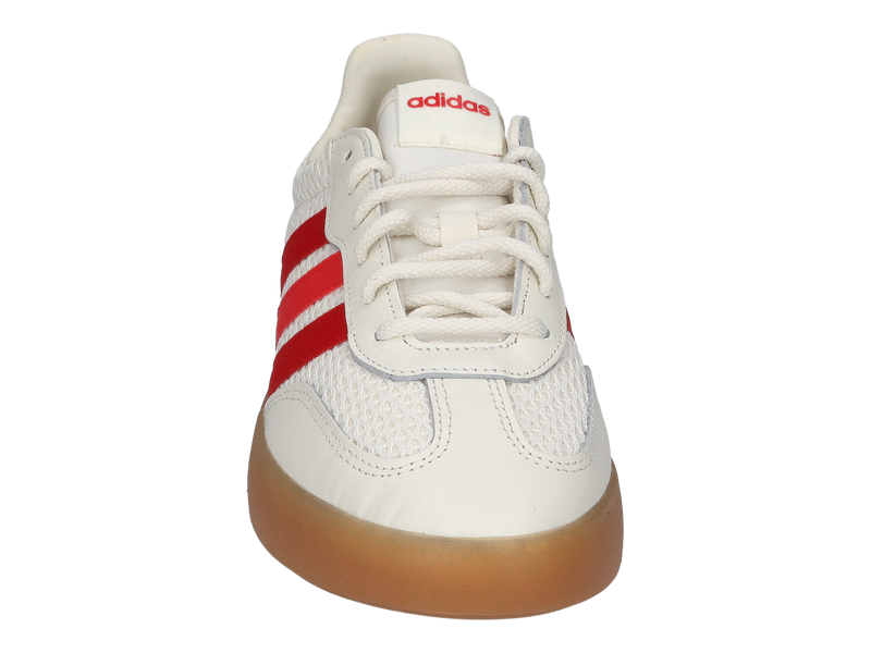 Voir le produit 'Adidas Baskets Off White' (en anglais) Adidas Baskets Off White