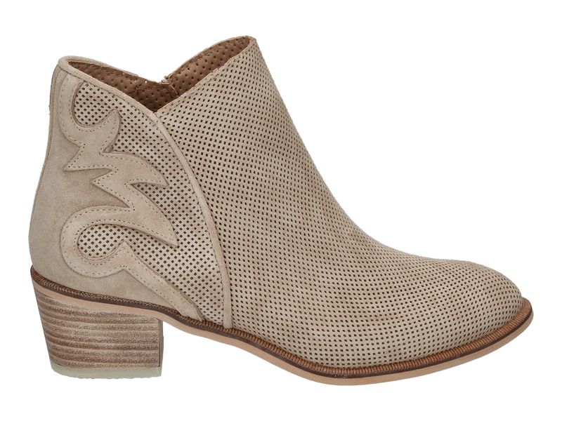 Alpe Boot With Heel Beige