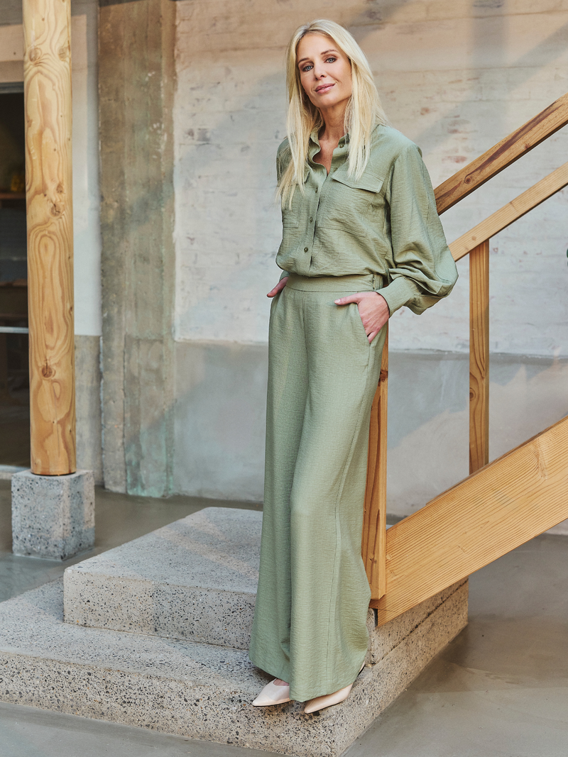 Voir le produit 'Ac By Annelien Coorevits Pantalons Vert' (en anglais) Ac By Annelien Coorevits Pantalons Vert