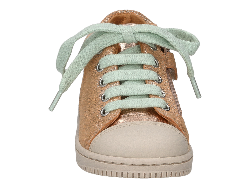 Voir le produit 'Babybotte Baskets Rose' (en anglais) Babybotte Baskets Rose