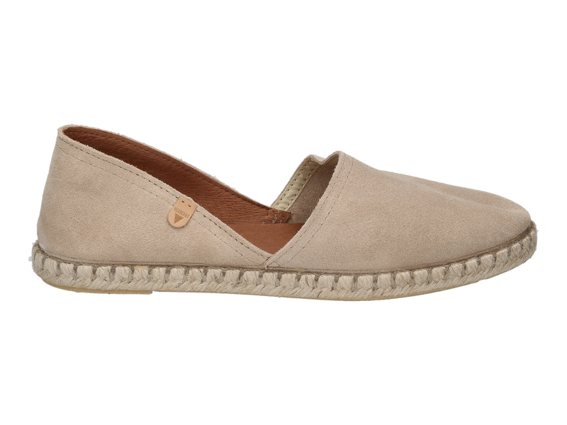 Voir le produit 'Verbenas Espadrilles Beige' (en anglais) Verbenas Espadrilles Beige