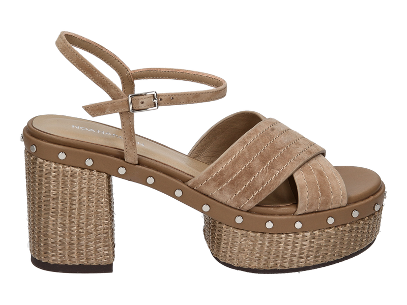 Voir le produit 'Noa Harmon Sandales Beige' (en anglais) Noa Harmon Sandales Beige