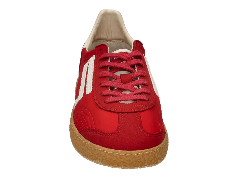 Voir le produit 'Puraai Baskets Rouge' (en anglais) Puraai Baskets Rouge