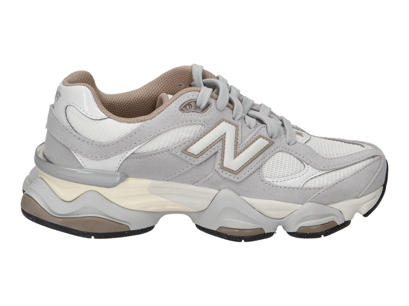 Voir le produit 'New Balance Baskets Beige' (en anglais) New Balance Baskets Beige