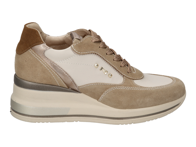 Voir le produit 'Nero Giardini Baskets Beige' (en anglais) Nero Giardini Baskets Beige
