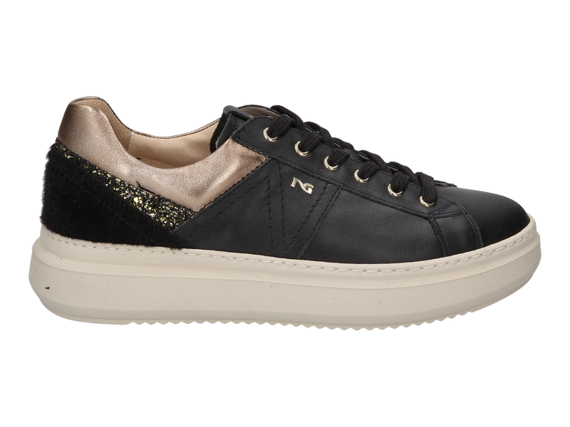 Voir le produit 'Nero Giardini Baskets Noir' (en anglais) Nero Giardini Baskets Noir