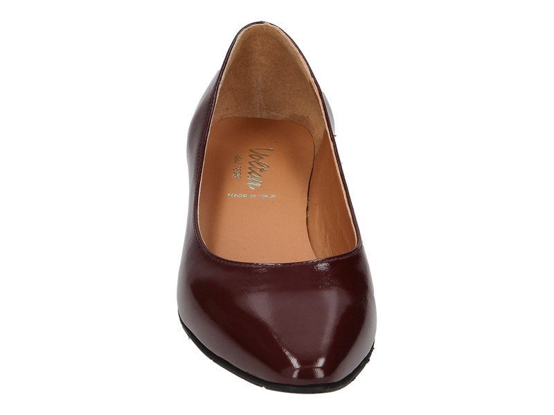 Voir le produit 'Voltan Pumps Bordeaux' (en anglais) Voltan Pumps Bordeaux