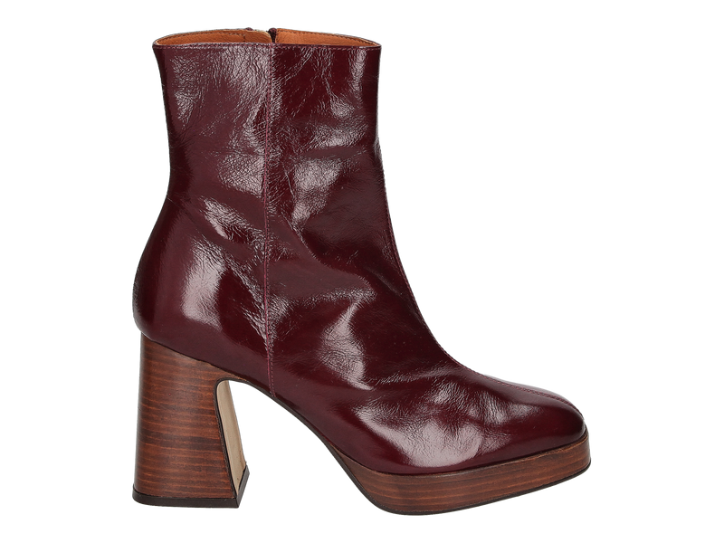 Bekijk product 'Angel Alarcon Enkellaarzen Bordeaux' Angel Alarcon Enkellaarzen Bordeaux
