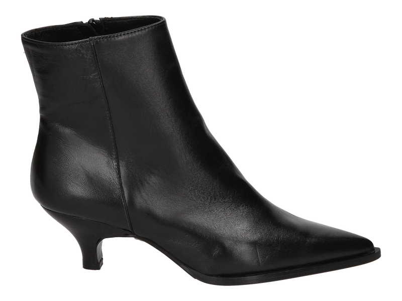 Bekijk product 'Maja Boots Met Hak Zwart' Maja Boots Met Hak Zwart