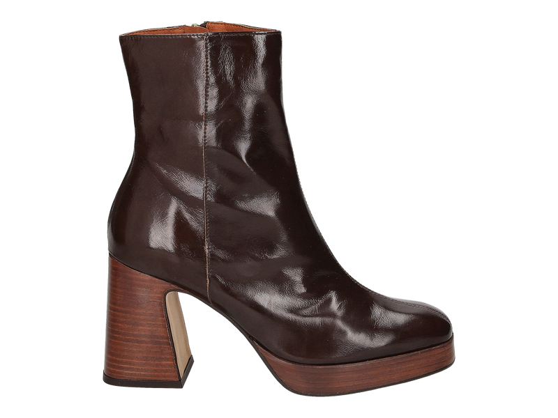 Bekijk product 'Angel Alarcon Enkellaarzen Bruin' Angel Alarcon Enkellaarzen Bruin
