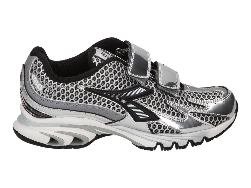 Voir le produit 'Diadora Baskets Argent' (en anglais) Diadora Baskets Argent
