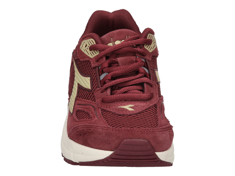 Voir le produit 'Diadora Baskets Bordeaux' (en anglais) Diadora Baskets Bordeaux