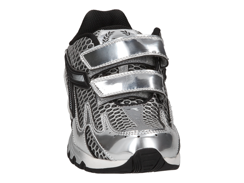 Voir le produit 'Diadora Baskets Argent' (en anglais) Diadora Baskets Argent