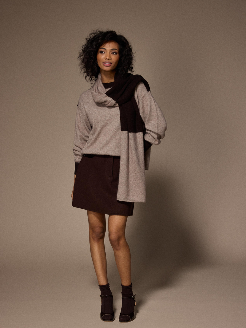 Voir le produit 'Lalotti Pulls Taupe' (en anglais) Lalotti Pulls Taupe