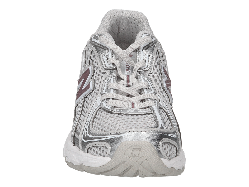 Voir le produit 'New Balance Baskets Argent' (en anglais) New Balance Baskets Argent
