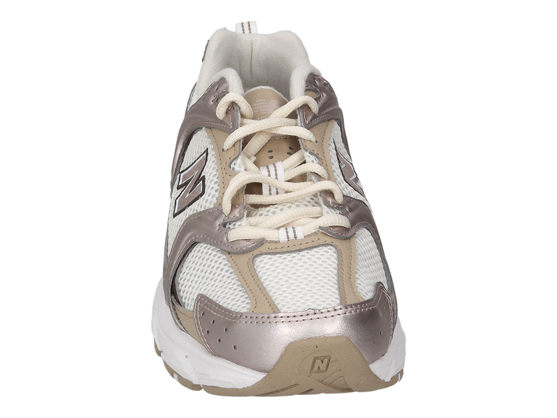 Voir le produit 'New Balance Baskets Beige' (en anglais) New Balance Baskets Beige