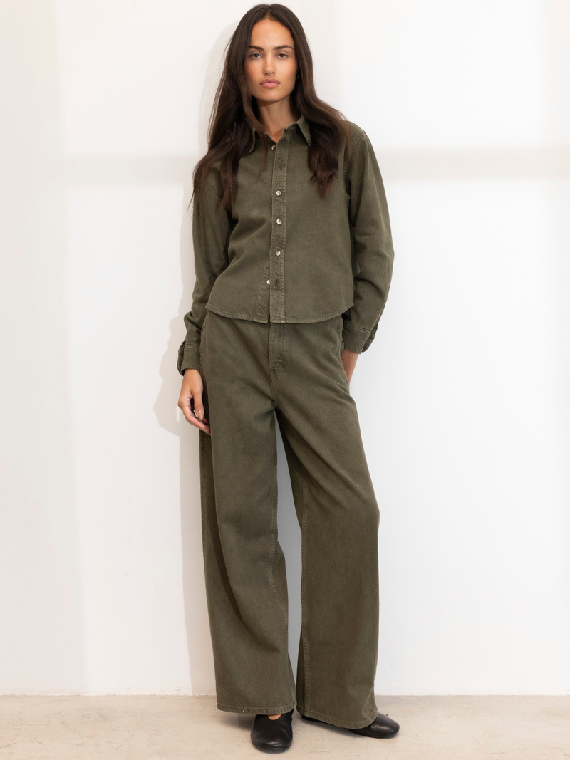 Voir le produit 'Camilla Pihl Pantalons Vert' (en anglais) Camilla Pihl Pantalons Vert