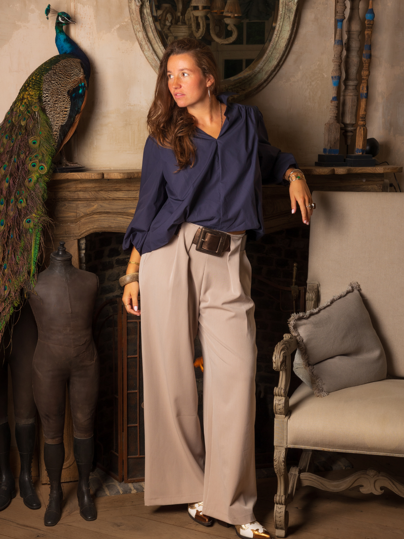 Voir le produit 'Black Rose Pantalons Taupe' (en anglais) Black Rose Pantalons Taupe