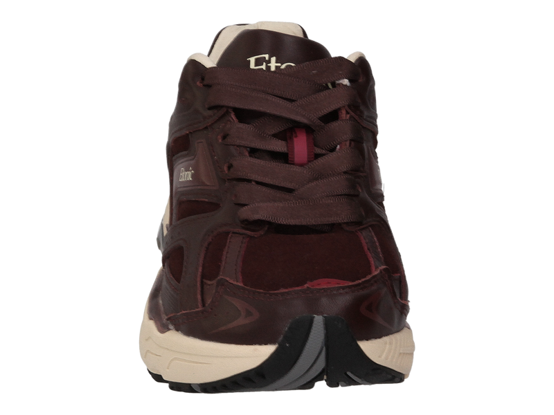Voir le produit 'Etonic Baskets Bordeaux' (en anglais) Etonic Baskets Bordeaux