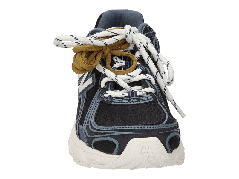 Voir le produit 'New Balance Baskets Bleu' (en anglais) New Balance Baskets Bleu