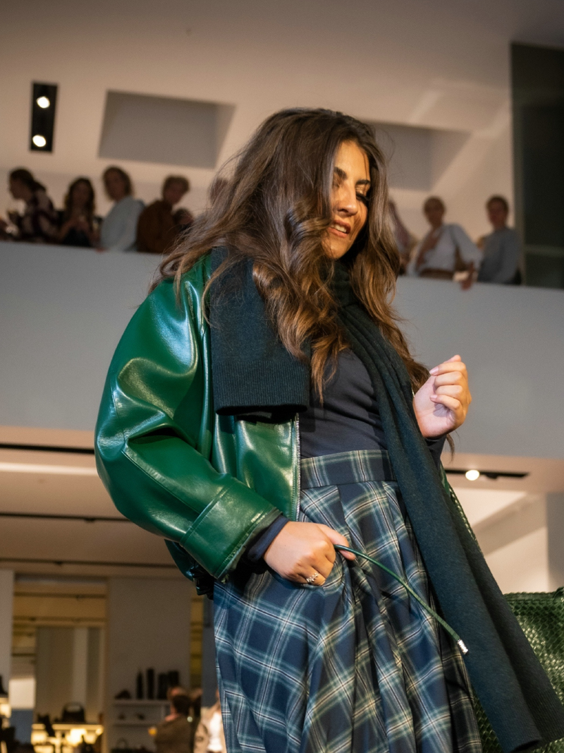 Voir le produit 'Isabelle Blanche Vestes Vert' (en anglais) Isabelle Blanche Vestes Vert