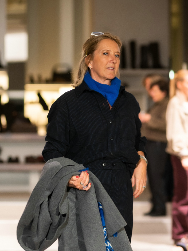 Voir le produit 'Leon & Harper Blouses Bleu' (en anglais) Leon & Harper Blouses Bleu